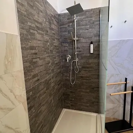 Airam Room's Капурсо